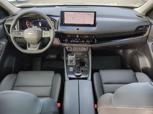 Used 2025 Nissan Rogue SL w/ Tech Package image 29