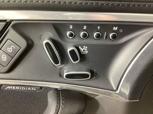 Used 2018 Jaguar F-TYPE Convertible RWD image 18
