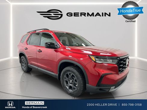 Used 2025 Honda Pilot TrailSport image 1