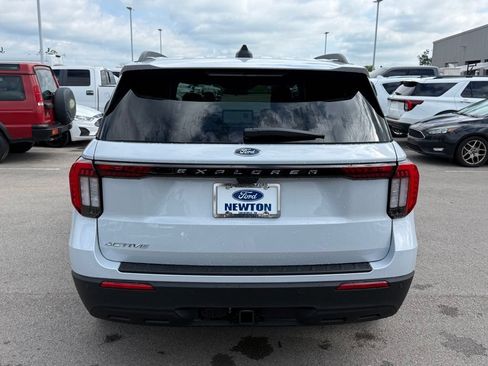 New 2026 Ford Explorer Active RWD image 32