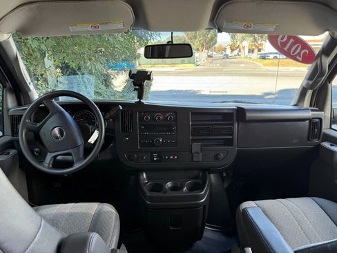 Used 2019 GMC Savana 2500 image 13