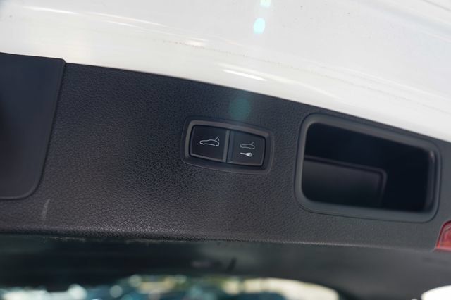 Used 2020 Porsche Macan AWD/4WD image 25