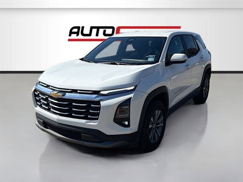 Used 2025 Chevrolet Equinox LT image 3