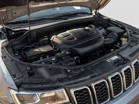 Used 2020 Jeep Grand Cherokee Limited w/ Luxury Group II RWD image 56