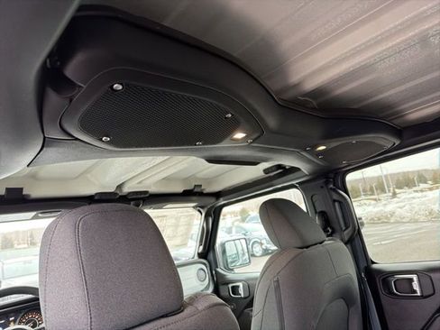 New 2026 Jeep Gladiator Sport image 14