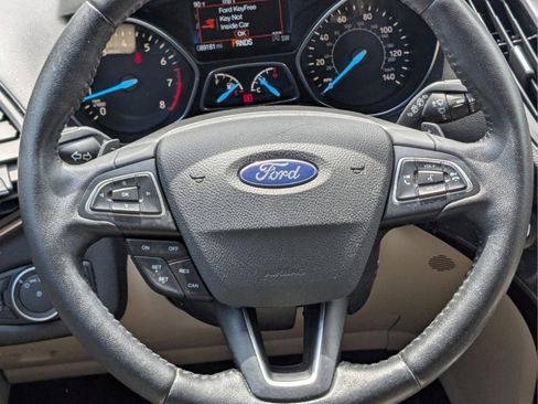 Used 2017 Ford Escape Titanium AWD/4WD image 13