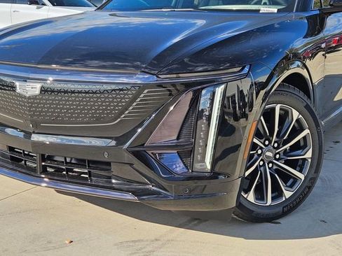 New 2026 Cadillac Lyriq Premium Sport image 7