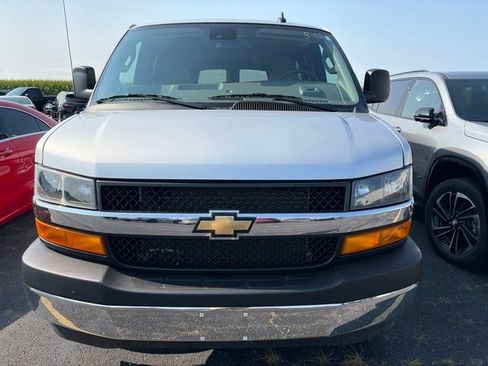Used 2025 Chevrolet Express 2500 LT w/ LT Preferred Equipment Group RWD image 2