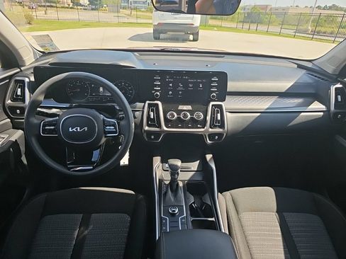 Used 2022 Kia Sorento LX FWD image 27