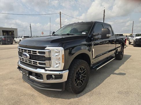 Used 2024 Ford F350 XLT AWD/4WD image 7