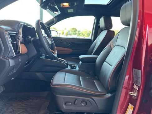 Used 2023 GMC Canyon AT4 w/ AT4 Premium Package image 8