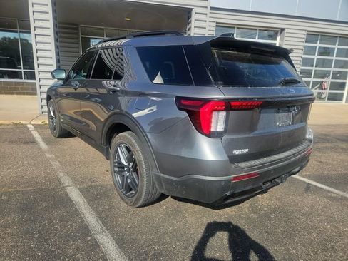 Used 2025 Ford Explorer ST-Line w/ Premium Package AWD/4WD image 4