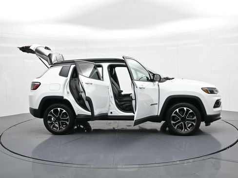 Used 2023 Jeep Compass Limited AWD/4WD image 25