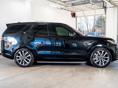 Used 2024 Land Rover Discovery Dynamic SE image 5