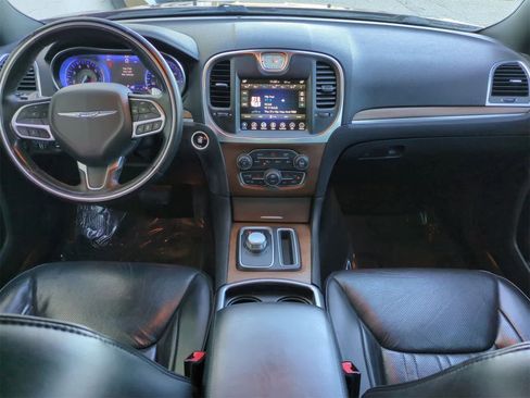 Used 2017 Chrysler 300 C Platinum w/ Safetytec Group II image 15