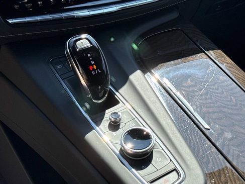 Used 2024 Cadillac Escalade Sport Platinum w/ LPO, ONYX Package image 25