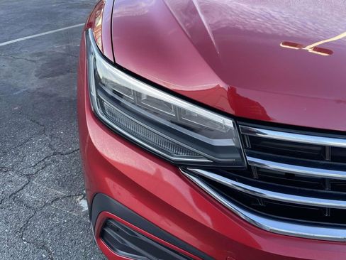 Used 2022 Volkswagen Tiguan SE image 17