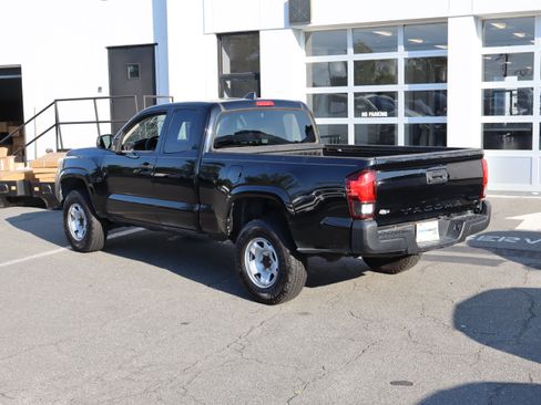Used 2022 Toyota Tacoma SR RWD image 8