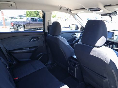 Used 2023 Nissan Rogue SV FWD image 17