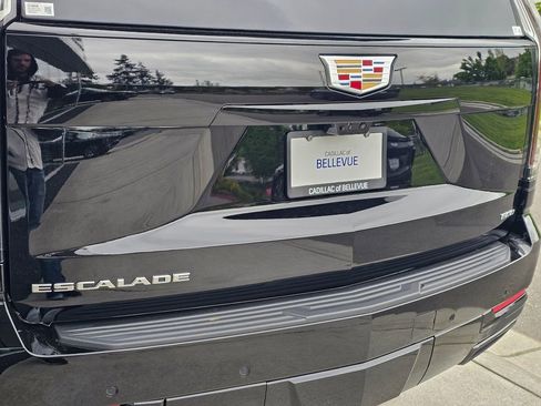 New 2026 Cadillac Escalade Platinum Sport AWD/4WD image 15