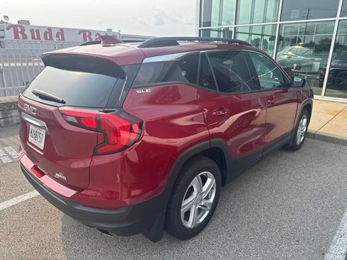 Used 2018 GMC Terrain SLE w/ Driver Convenience Package AWD/4WD image 3