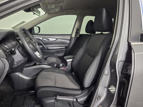 Used 2020 Nissan Rogue S w/ Special Edition Package FWD image 11