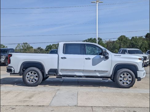 New 2026 Chevrolet Silverado 2500 High Country w/ Technology Package AWD/4WD image 6