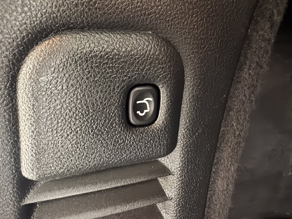 Used 2022 Dodge Durango R/T w/ Blacktop Package AWD/4WD image 41