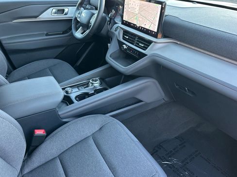 New 2026 Ford Explorer Active image 14