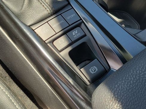 Used 2025 Toyota Camry SE FWD image 29
