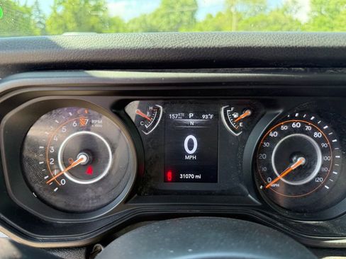 Used 2025 Jeep Gladiator Sport AWD/4WD image 14