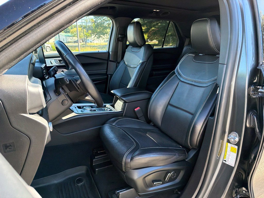 Used 2020 Ford Explorer ST w/ ST Street Pack AWD/4WD image 18