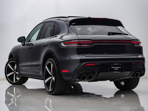Certified 2026 Porsche Macan AWD/4WD image 3