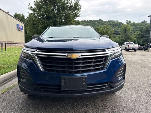 Used 2022 Chevrolet Equinox LS AWD/4WD image 2