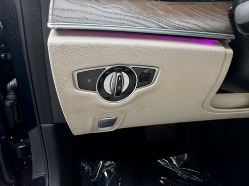Used 2017 Mercedes-Benz E 300 image 12