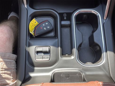 Used 2024 GMC Sierra 3500 Denali Ultimate image 37