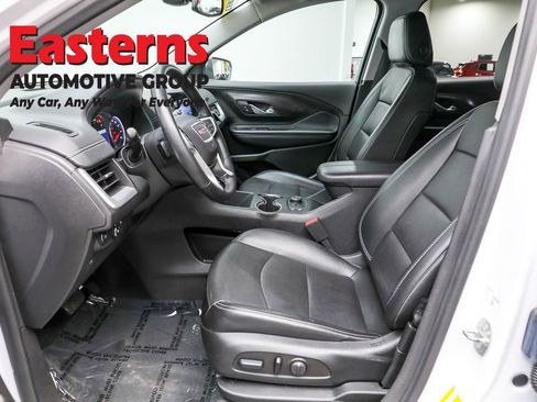 Used 2024 GMC Terrain SLT image 14