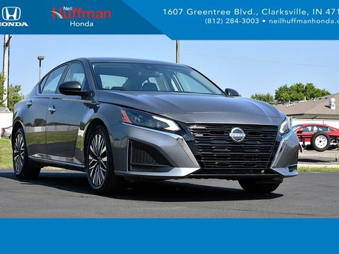Used 2024 Nissan Altima 2.5 SV FWD image 1