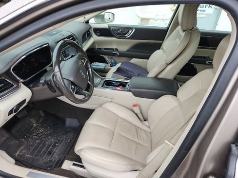 Used 2020 Lincoln Continental AWD w/ Premium Package image 4