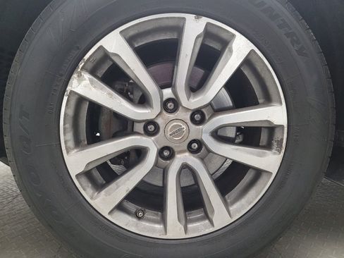 Used 2015 Nissan Pathfinder SV w/ Cargo Package image 31