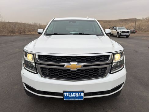 Used 2019 Chevrolet Suburban LT image 2