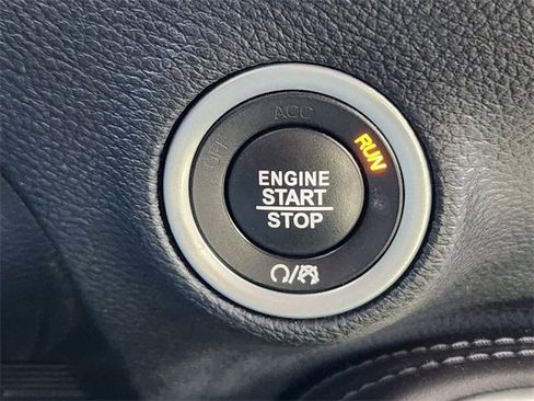 Used 2018 Dodge Challenger GT w/ GT Interior Package image 21