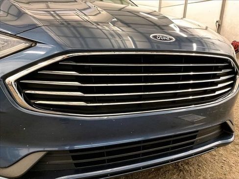 Used 2019 Ford Fusion SE FWD image 29