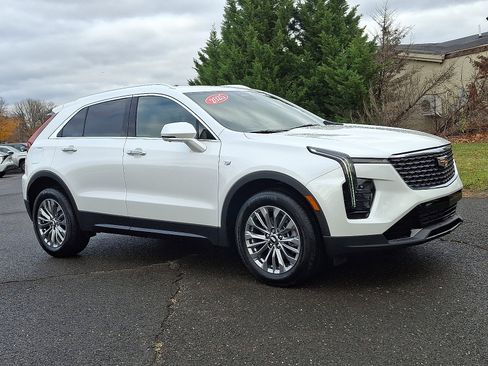 Used 2025 Cadillac XT4 Premium Luxury w/ Cold Weather Package image 1