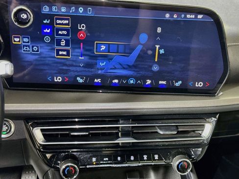 Certified 2026 Chevrolet Traverse LT w/ Driver Confidence Package FWD image 14