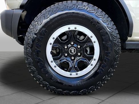 Used 2025 Ford Bronco Badlands AWD/4WD image 13