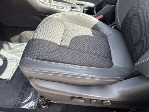 Used 2023 Subaru Forester Premium AWD/4WD image 24