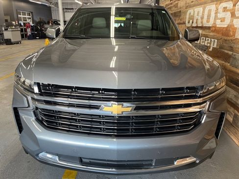Used 2022 Chevrolet Suburban LT w/ Luxury Package image 51