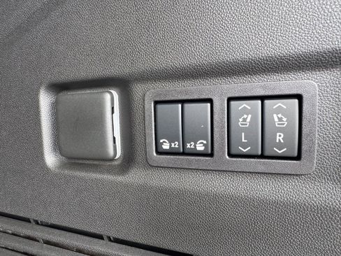 New 2026 Chevrolet Suburban Premier image 8