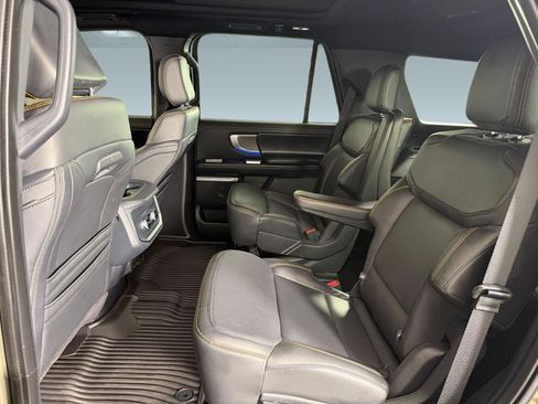 Used 2025 Ford Expedition Tremor AWD/4WD image 23